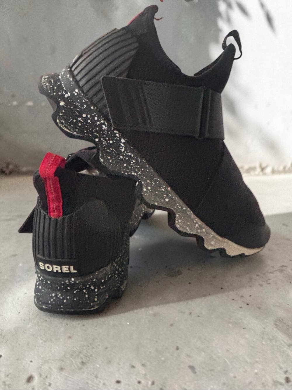 Sorel Kinetic Lite Strap Sneakers Black Speckled Sole Women’s 9.5